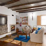 Casa De Santo Antao - *