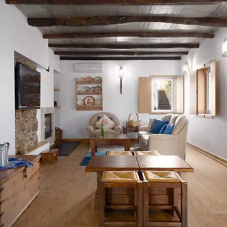 Casa De Santo Antao - * Padroes (Coimbra)