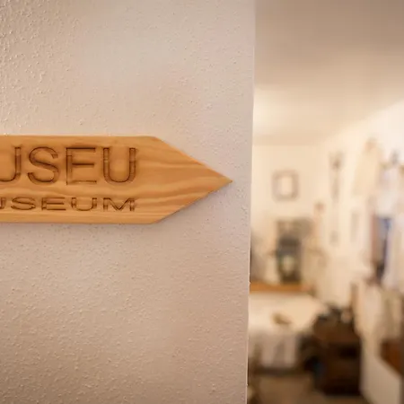 Casa De Santo Antão - *