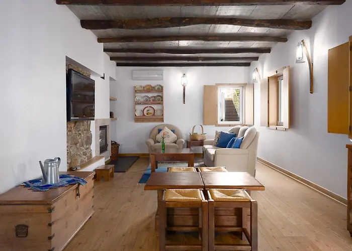 Casa De Santo Antao - * Padroes (Coimbra)